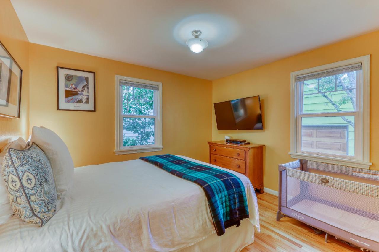 Husky Hideaway - 2 Bed 1 Bath Vacation Home In Seattle Bagian luar foto