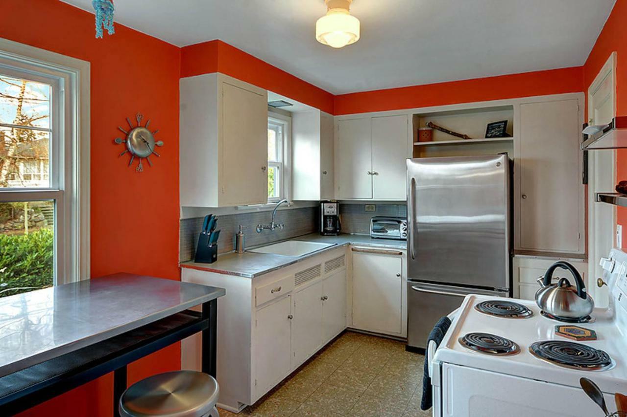 Husky Hideaway - 2 Bed 1 Bath Vacation Home In Seattle Bagian luar foto